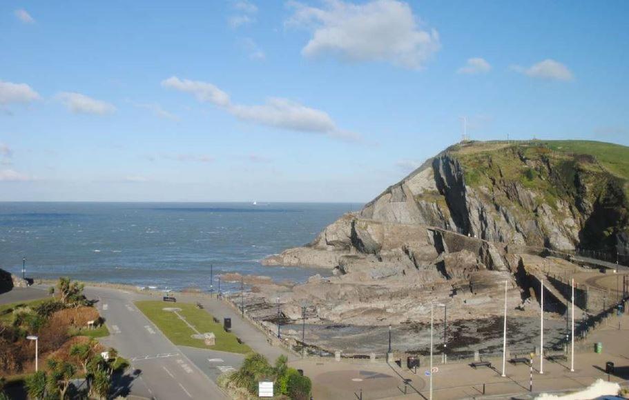 2 The View Apartments Ilfracombe - Seafront, Parking, Lift, Ev Exterior photo