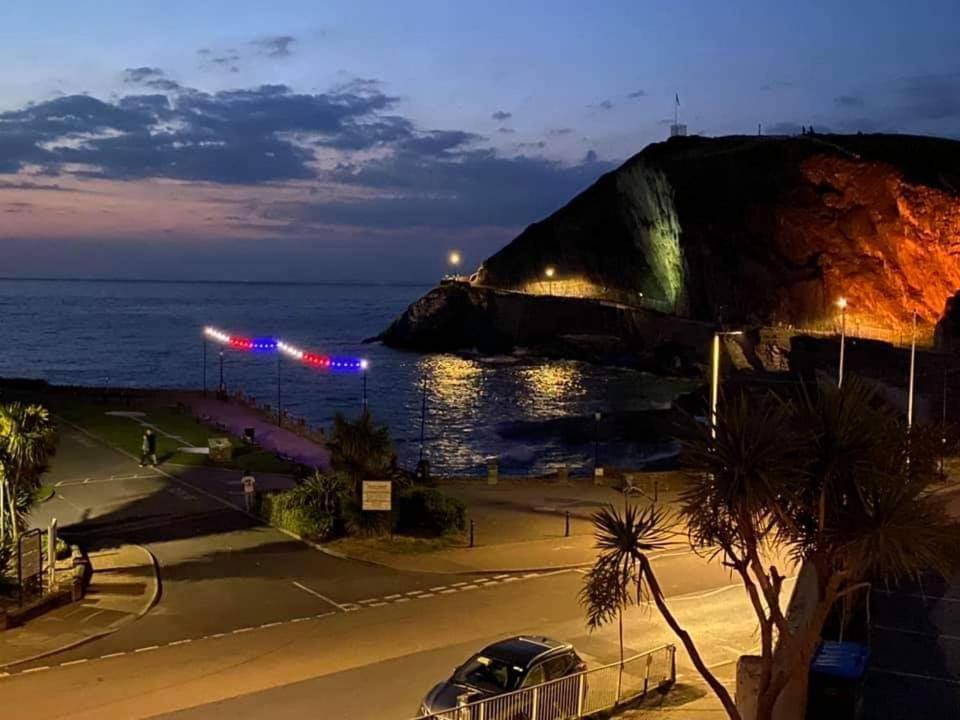 2 The View Apartments Ilfracombe - Seafront, Parking, Lift, Ev Exterior photo