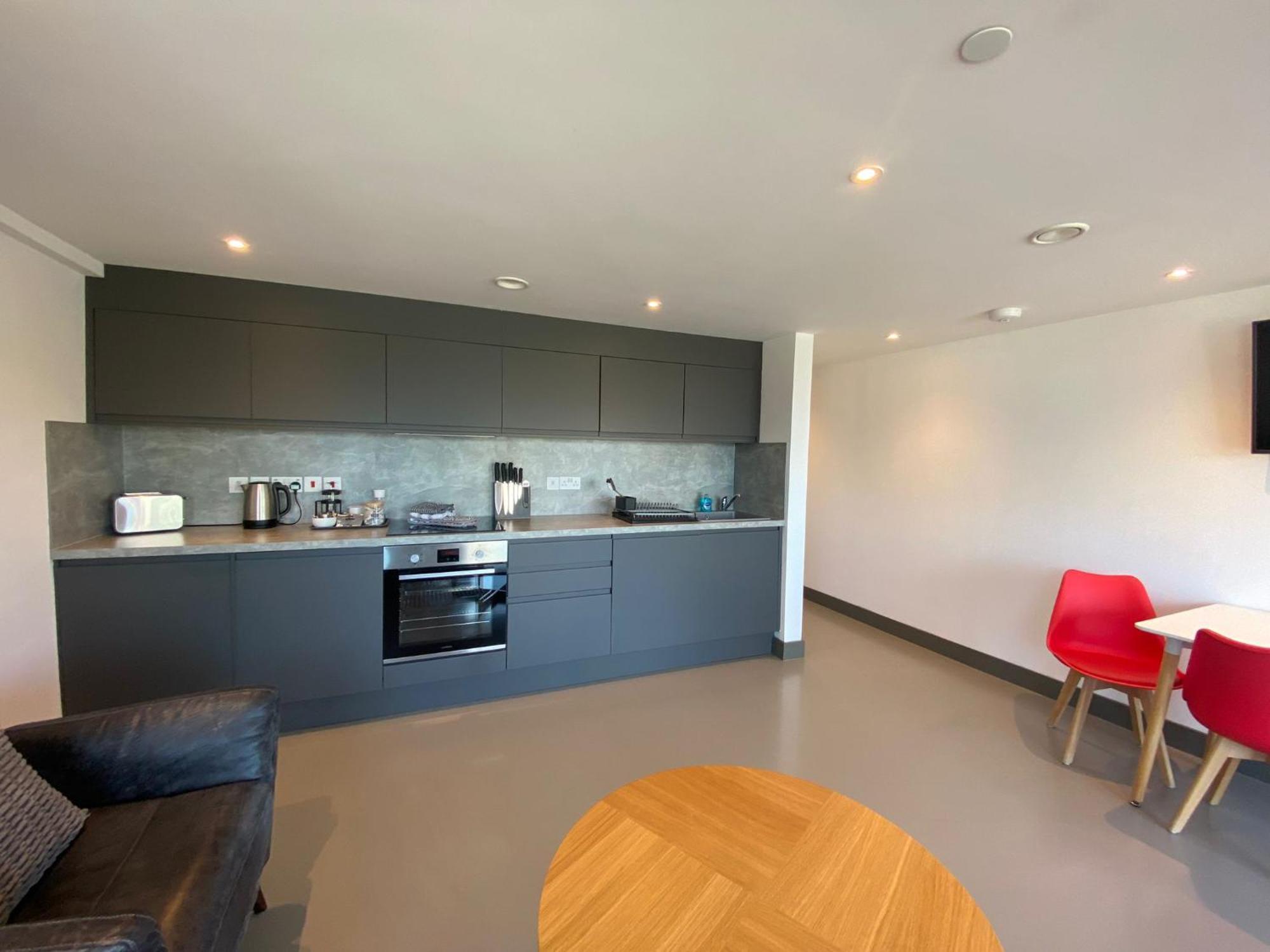 2 The View Apartments Ilfracombe - Seafront, Parking, Lift, Ev Exterior photo