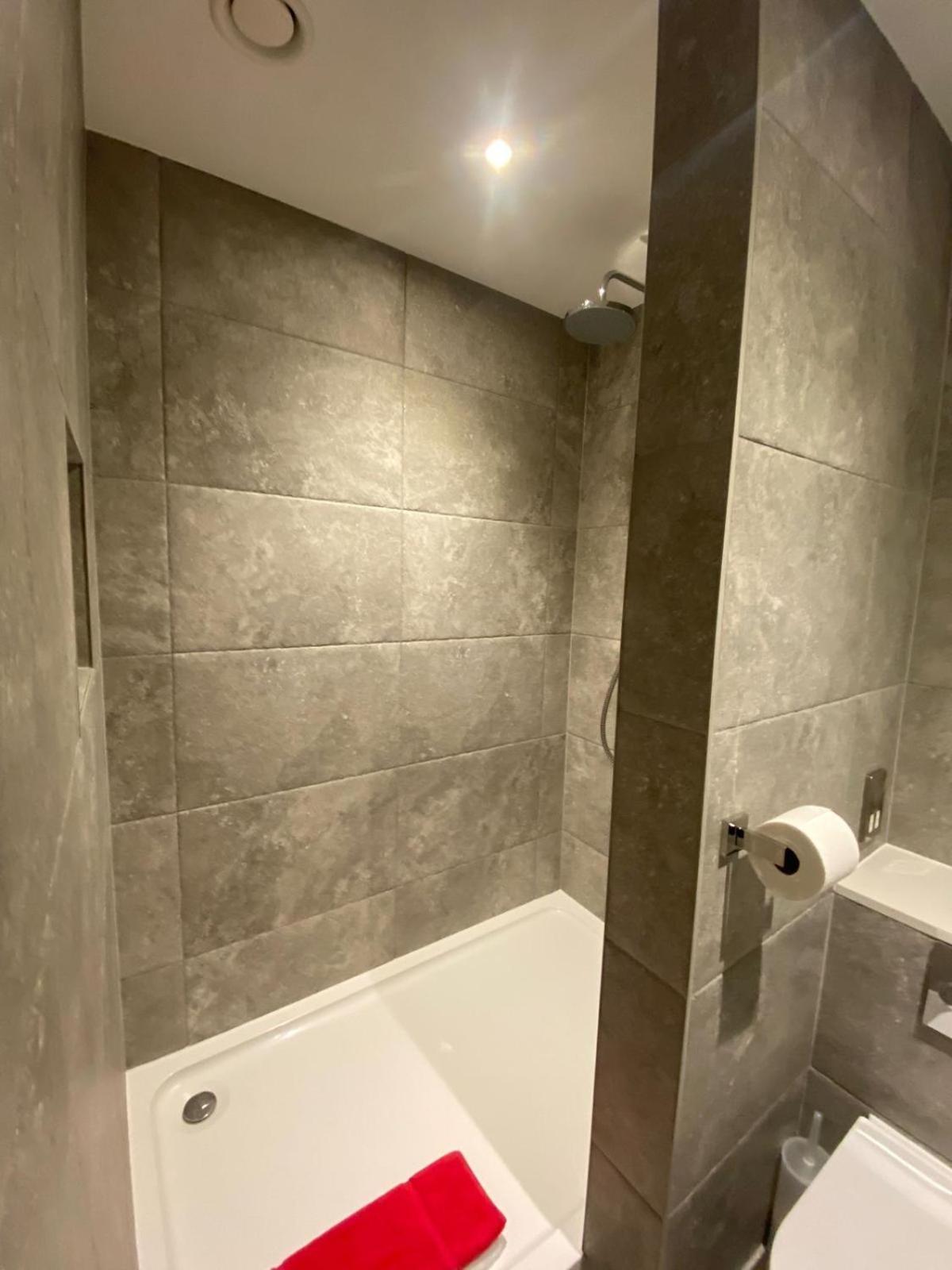 2 The View Apartments Ilfracombe - Seafront, Parking, Lift, Ev Exterior photo